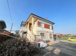 Casa Bi/Trifamiliare in Residenziale