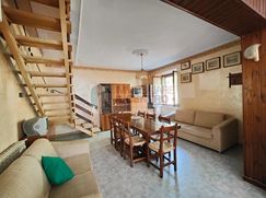 Casa Bi/Trifamiliare in Residenziale
