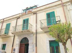 Casa Bi/Trifamiliare in Residenziale