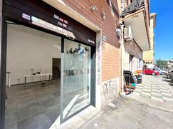 Negozio/Locale commerciale in Commerciale