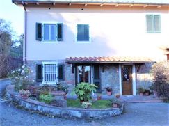 Casa Bi/Trifamiliare in Residenziale