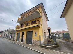 Casa Bi/Trifamiliare in Residenziale