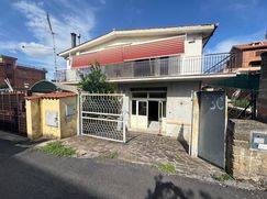 Negozio/Locale commerciale in Commerciale