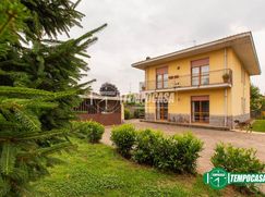 Casa Bi/Trifamiliare in Residenziale