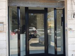 Negozio/Locale commerciale in Commerciale