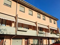 Casa Bi/Trifamiliare in Residenziale