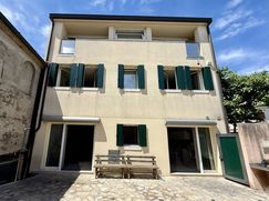 Casa Bi/Trifamiliare in Residenziale