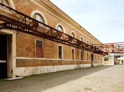 Attività/Licenza (con o senza mura) in Commerciale