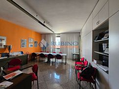 Ufficio in Commerciale