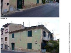Casa Bi/Trifamiliare in Residenziale