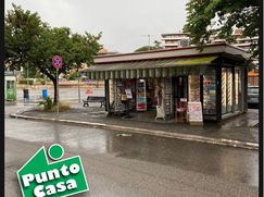 Attività/Licenza (con o senza mura) in Commerciale