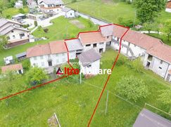 Casa Bi/Trifamiliare in Residenziale