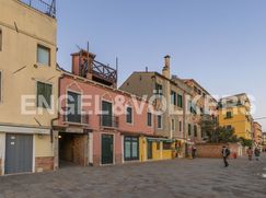Negozio/Locale commerciale in Commerciale