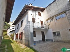 Casa Bi/Trifamiliare in Residenziale