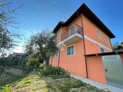 Casa Bi/Trifamiliare in Residenziale