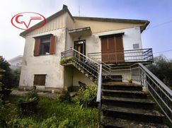 Casa Bi/Trifamiliare in Residenziale