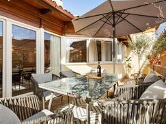 Attività/Licenza (con o senza mura) in Commerciale