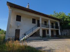 Casa Bi/Trifamiliare in Residenziale