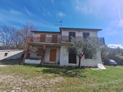 Casa Bi/Trifamiliare in Residenziale