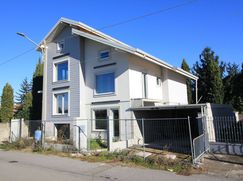 Casa Bi/Trifamiliare in Residenziale