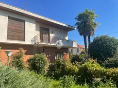 Casa Bi/Trifamiliare in Residenziale
