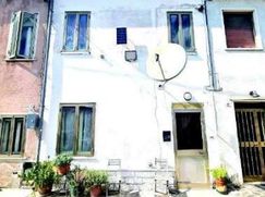 Casa Bi/Trifamiliare in Residenziale