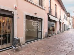 Negozio/Locale commerciale in Commerciale