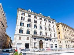 Attività/Licenza (con o senza mura) in Commerciale
