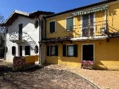 Casa Bi/Trifamiliare in Residenziale