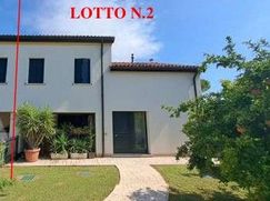 Casa Bi/Trifamiliare in Residenziale