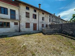 Casa Bi/Trifamiliare in Residenziale