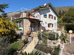 Casa Bi/Trifamiliare in Residenziale