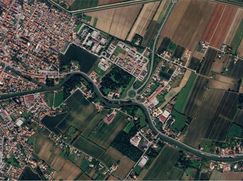 Casa Bi/Trifamiliare in Residenziale