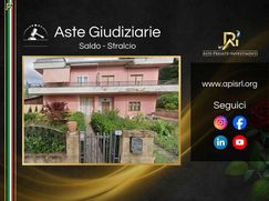 Casa Bi/Trifamiliare in Residenziale