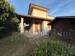 Casa Bi/Trifamiliare in Residenziale