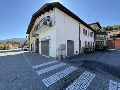 Casa Bi/Trifamiliare in Residenziale