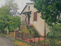Casa Bi/Trifamiliare in Residenziale