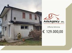 Casa Bi/Trifamiliare in Residenziale