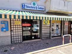 Negozio/Locale commerciale in Commerciale