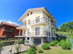 Casa Bi/Trifamiliare in Residenziale