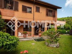Casa Bi/Trifamiliare in Residenziale