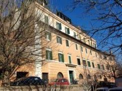 Negozio/Locale commerciale in Commerciale