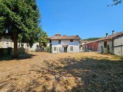 Casa Bi/Trifamiliare in Residenziale