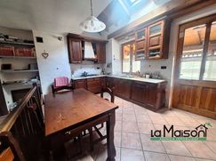 Casa Bi/Trifamiliare in Residenziale