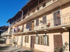 Casa Bi/Trifamiliare in Residenziale