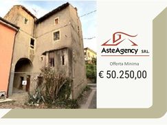 Casa Bi/Trifamiliare in Residenziale