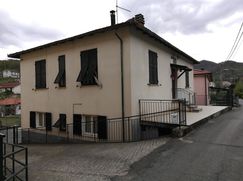 Casa Bi/Trifamiliare in Residenziale