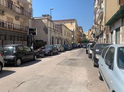 Attività/Licenza (con o senza mura) in Commerciale