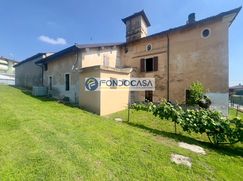 Casa Bi/Trifamiliare in Residenziale