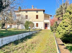 Casa Bi/Trifamiliare in Residenziale
